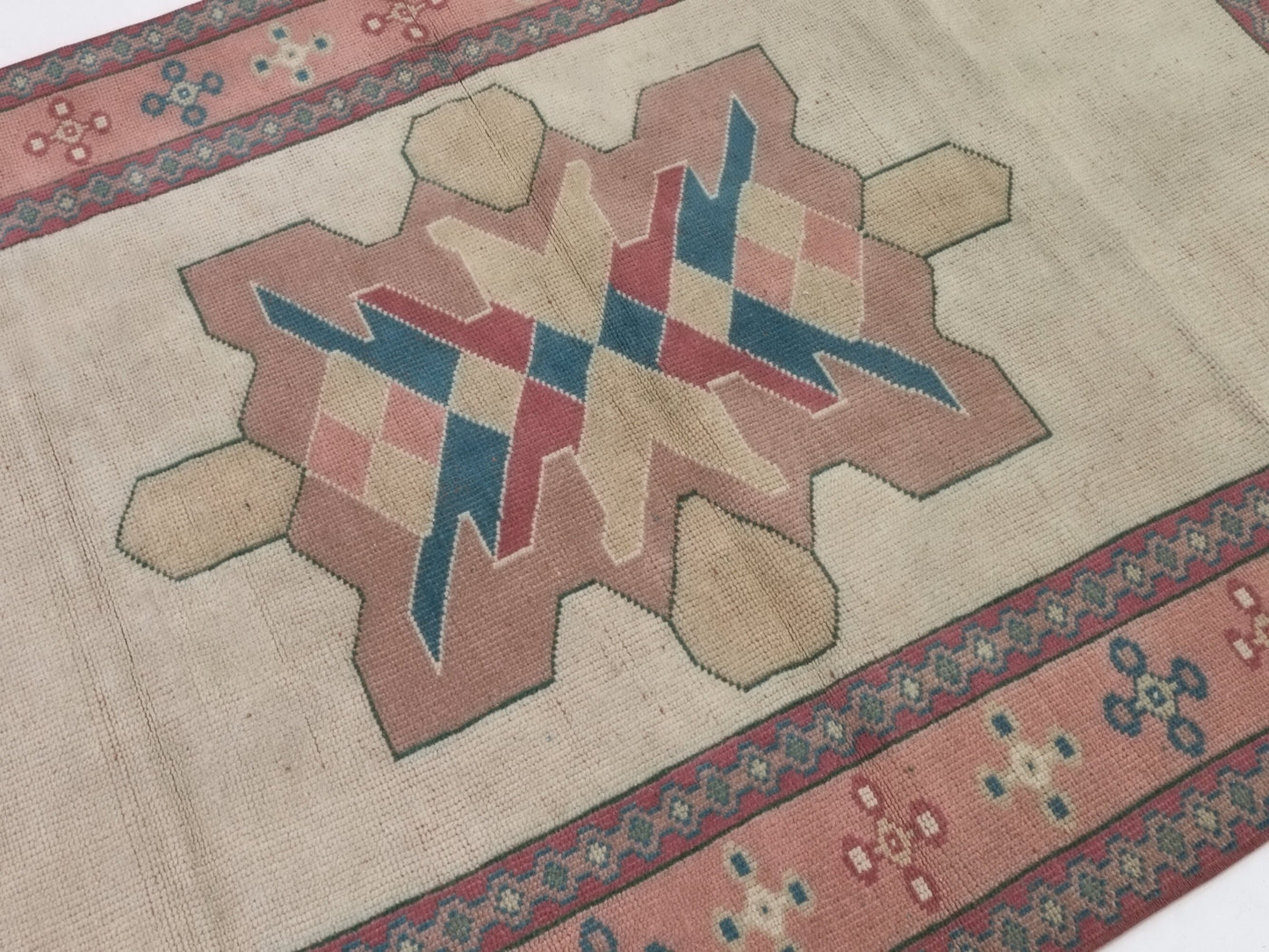 Boho decor Oushak Rug, Vintage Rug, Turkish rug, 4x6 Rug, Anatolia rug, Turkey rug, Wool rug, Eclectic decor, Bedroom rug, Faded rug, 8929