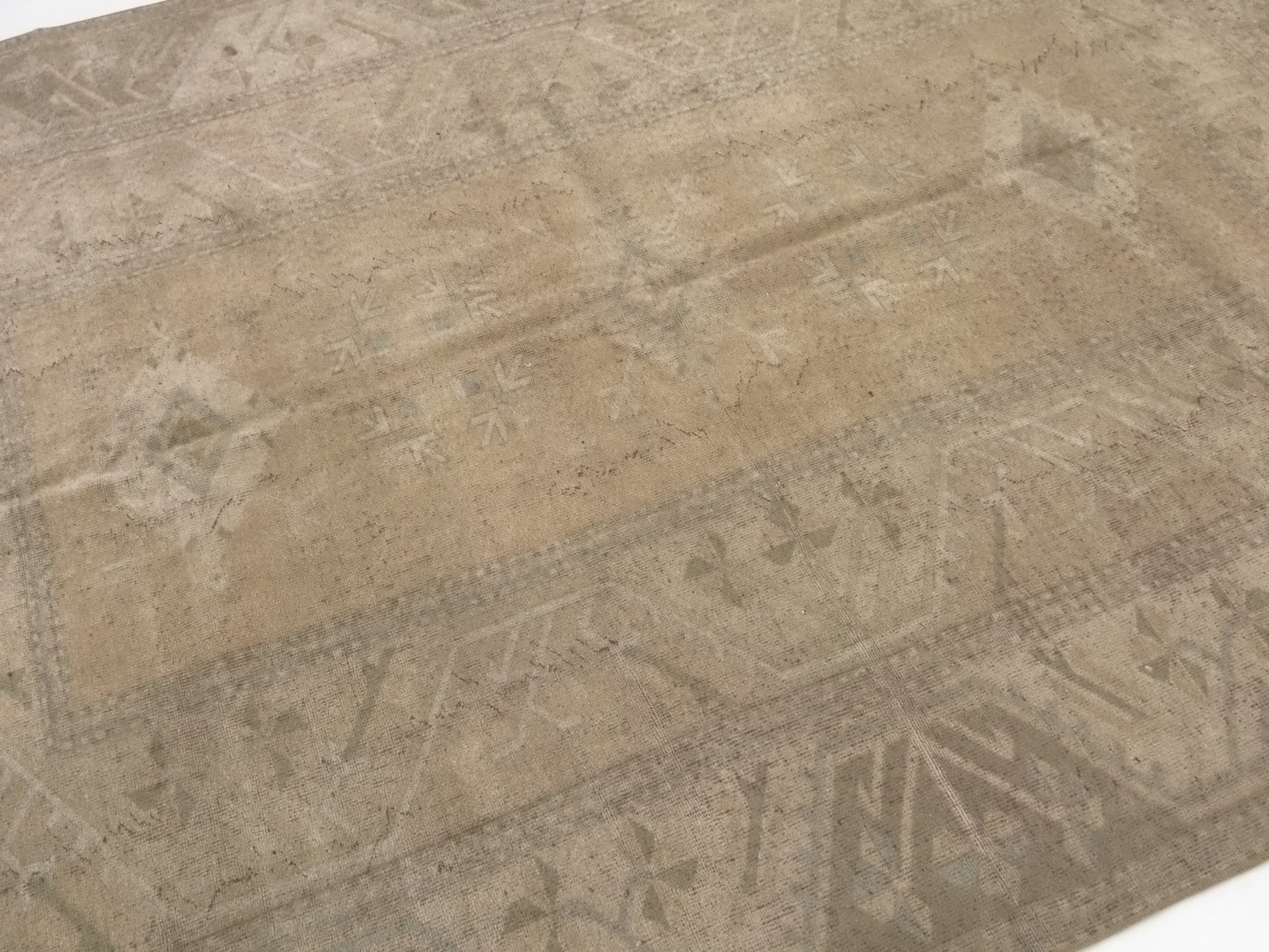 Muted Oushak Rug, Vintage Turkish Oushak Rug, 6x9 Turkish Rug, Beige Rug, Antique rug, Old Rug, Handmade rug, Area rug 6x9, Neutral rug,8815