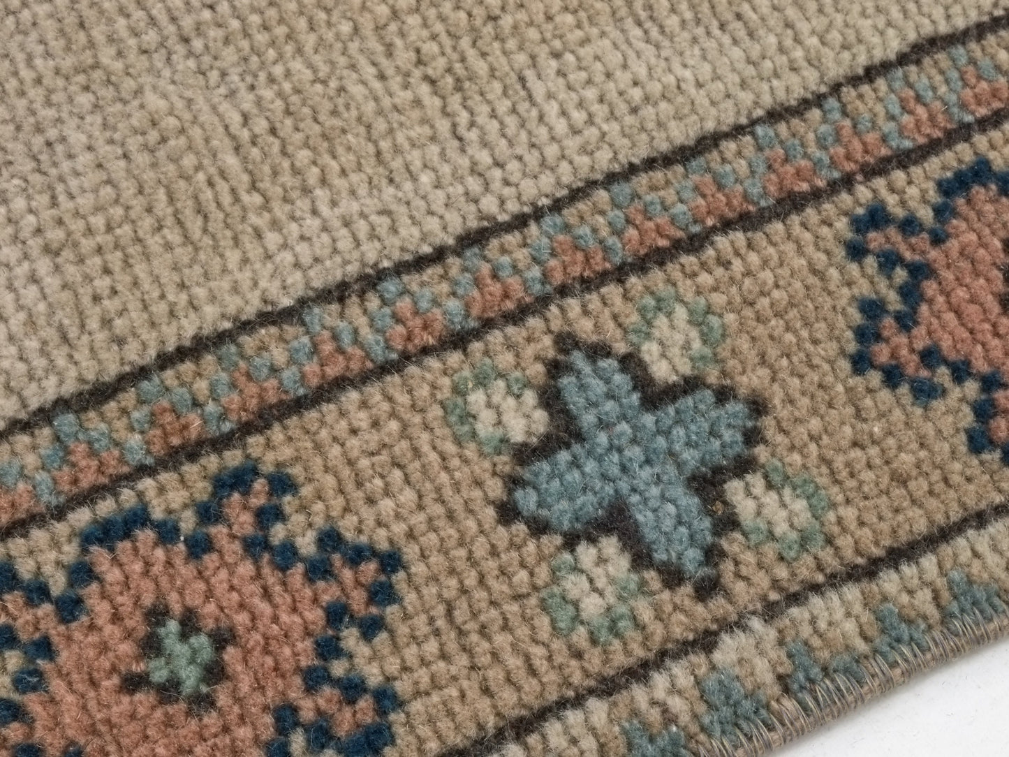 Muted Turkish Oushak Rug, Small Vintage Rug 3x5, Handmade Rug, One of a kind rug, Coastal decor, Turkish Rug, Bedroom rug, Anatolia rug,8804