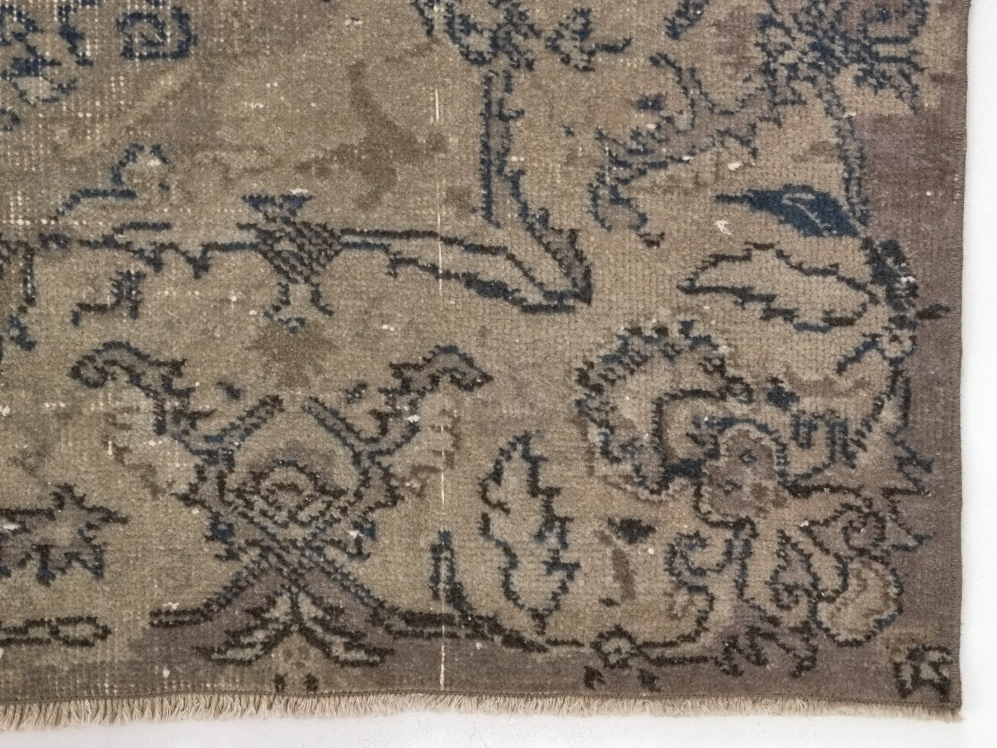 Distressed Turkish Oushak Rug, Vintage Handmade Carpet Rug, Area Purple Worn rug, 7x10 Turkish rug, Scandinavian, Living room rug, 8896