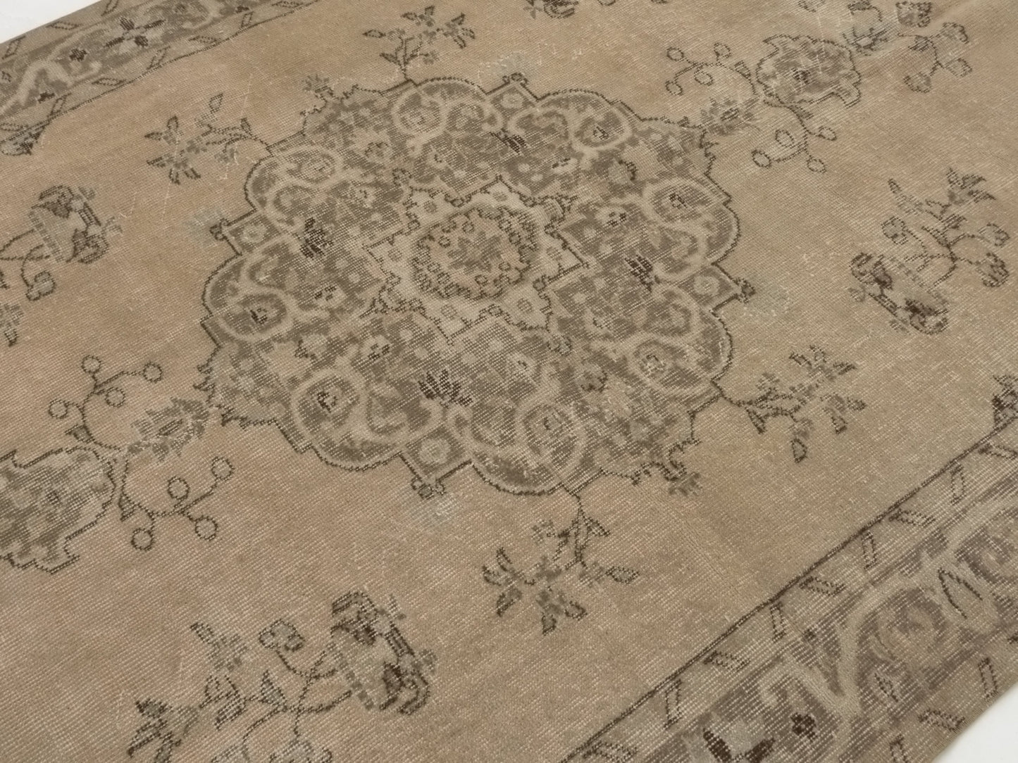 Antique Turkish rug, Oushak Vintage rug , 6x9 Area rug, Turkish rug, Neutral rug , Soft rug , Oriental rug, Old rug, 9004