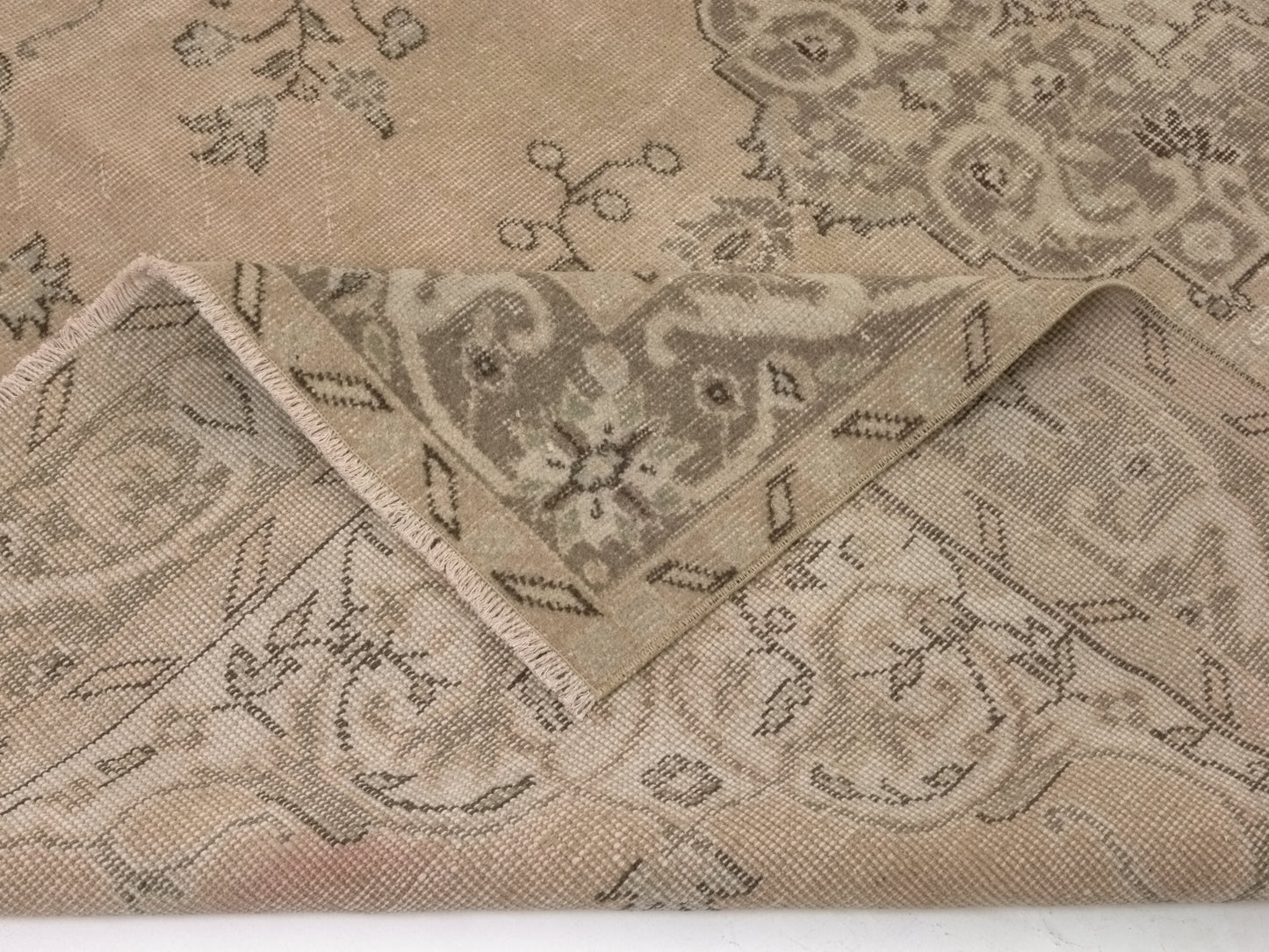 Antique Turkish rug, Oushak Vintage rug , 6x9 Area rug, Turkish rug, Neutral rug , Soft rug , Oriental rug, Old rug, 9004