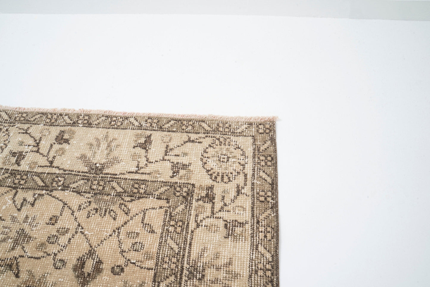 Pastel Turkish Rug, Faded Rug, Neutral Oushak Rug, Area Rug 4x7, Vintage Carpet Rug, Unique Rug, Handmade rug, Dining room rug, 9679